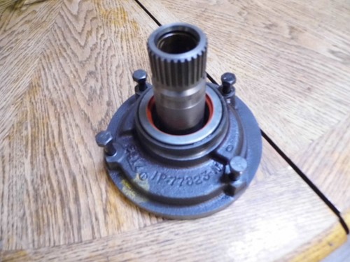 1965 FORD FMX TRANSMISSION FRONT PUMP CASTING #: IP-77823-N - Picture 2 of 7