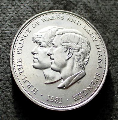 COMMEMORATIVE COIN UNITED KINGDOM 1 CROWN 1981 QUEEN