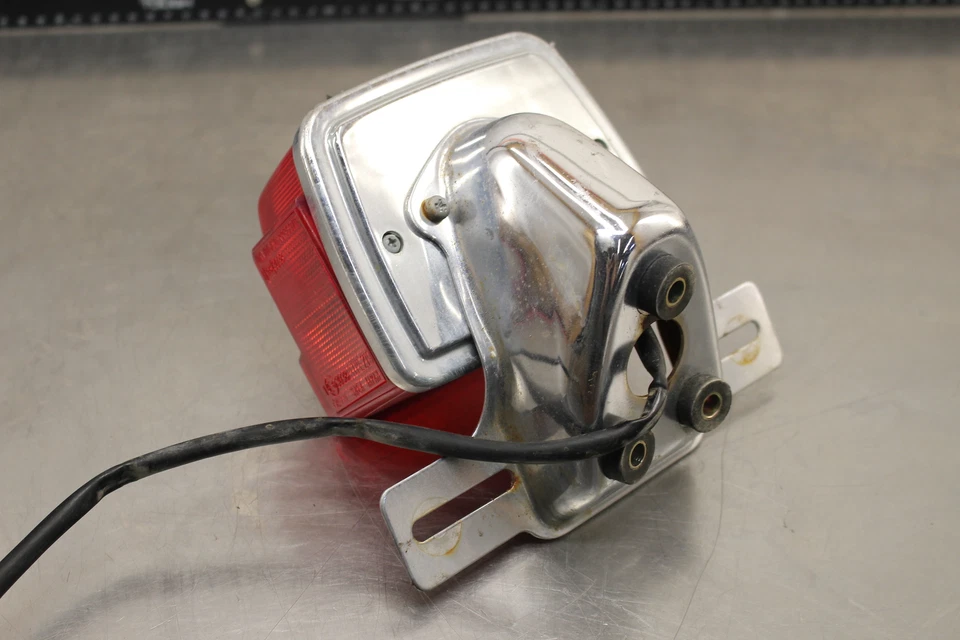 1982 Suzuki GS1100GL REAR TAIL TAILLIGHT BACK BRAKE LIGHT C400 - Image 3 of 4