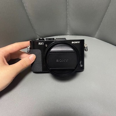 Sony Cyber-shot DSC-RX1R Digital Camera 24.3MP Full Frame with Zeiss Lens