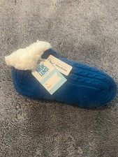 NWT Muk Luks Womens Sherpa Lined Slipper Cozy Socks Size S/M Shoe Size 6-8 Blue