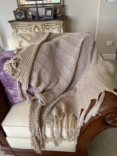 Soft Acrylic Chevron Design Beige Hand Tied Fringe Blanket Throw - Picture 2 of 5