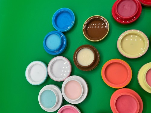 A rare lot of 14 Crème X Sanrio lip balm moisturizer macron’s - Picture 6 of 8