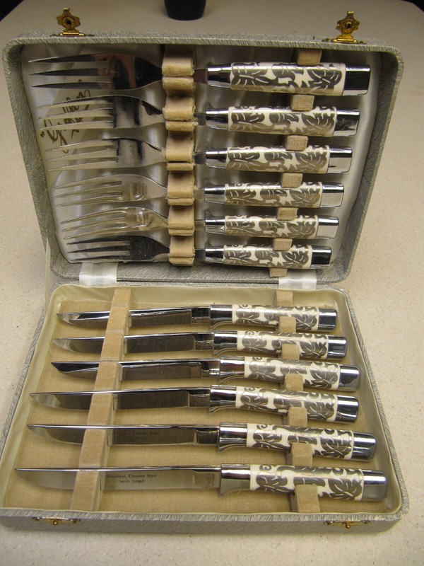 Griffon German Set of 6 Steak Knives & Forks in Original Box Chrome Steel Floral