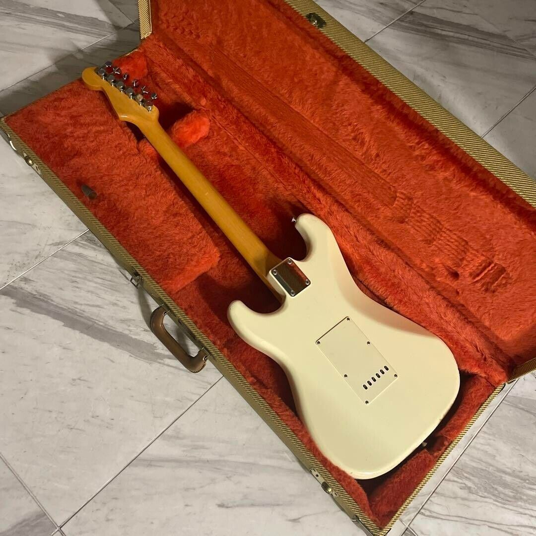 Squier by Fender CST-30 1984-87 E serial number Japan Squier by Fender CST-30 1984-87 E serial number Japan