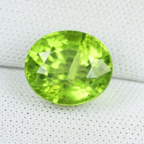 4.27 ct TOP LUSTROUS BEST GREEN NATURAL PERIDO Oval See Vdo 3691 !
