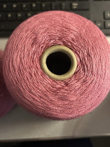 Heirloom Yarn Cone Large Spool Dusty Pink Bramwell Silky Vtg 500g Knit Acrylic - Picture 3 of 6