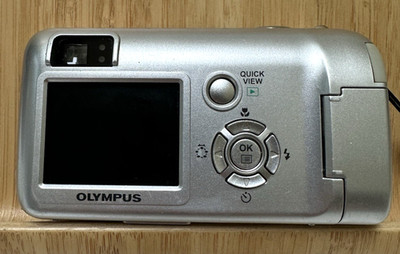 Olympus D-580 Zoom 2000s Y2K Digicam Digital Camera 4.0 MP - UNTESTED!
