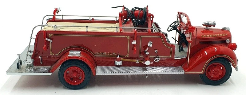 Road Signature 1/24 Scale Diecast 20058 - 1938 Georgetown Fire Engine Red - Image 4 of 4