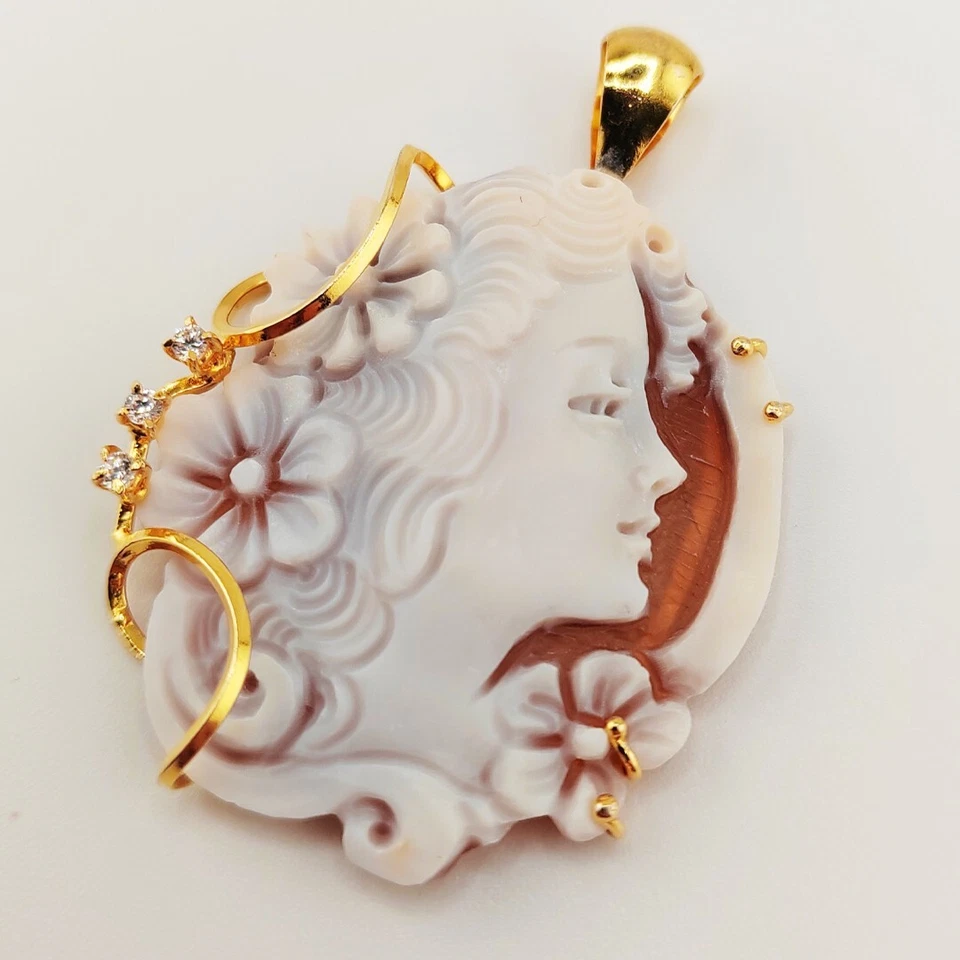 Ciondolo Cammeo in argento 925 dorato cammeo inciso a mano gioiello artigianale - Immagine 2 di 4