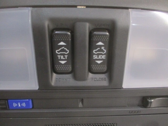 Subaru XV Crosstrek 2025 consola de techo superior con techo corredizo OEM LKQ Foto 2 de 4