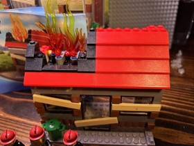 Lego city fire 60003  Fire Emergency  99% complete w/box and manuals READ