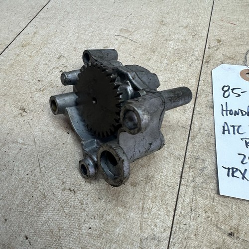 85- 93 HONDA OEM Big Red ATC 250ES 250SX TRX 250 300 Oil Pump Cover - Foto 21 di 23