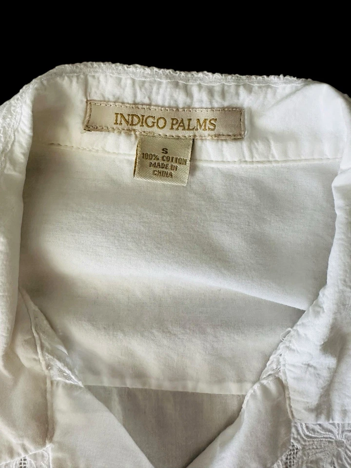 Camisa de encaje bordada con palmeras índigo para mujer pequeña marfil abotonada peplum floral Foto 2 de 4