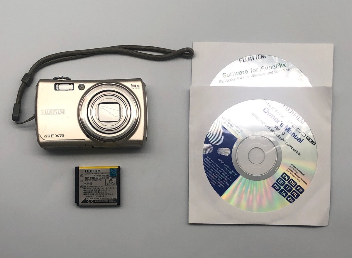 FujiFilm FinePix F200 EXR 12.0 Mega Pixels Compact Digital Camera