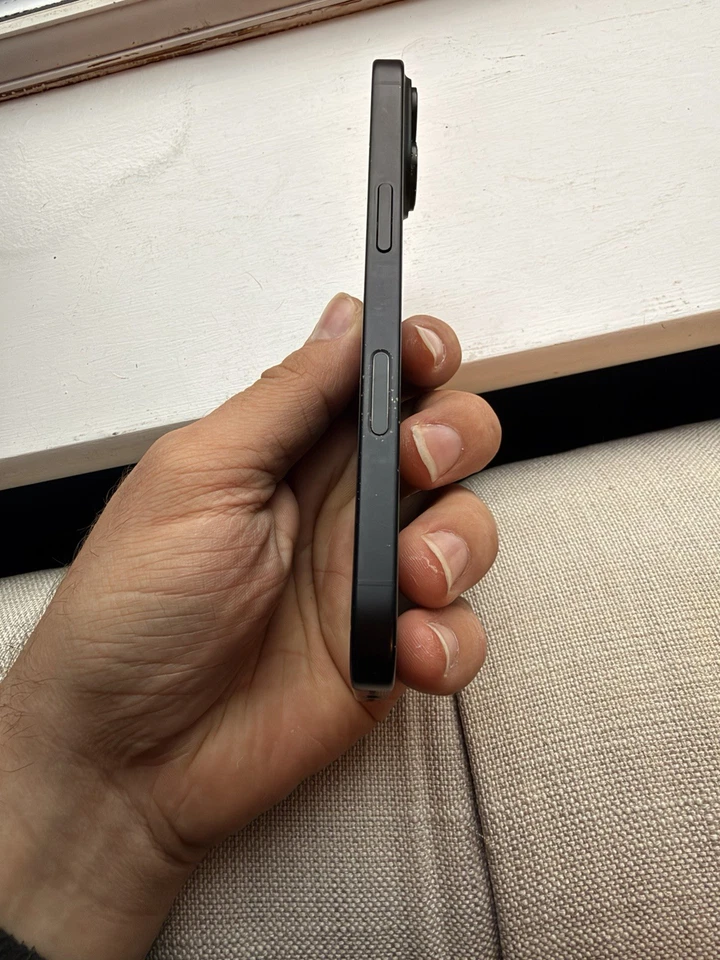 Apple iPhone 16 · 128GB, photo 2 of 5
