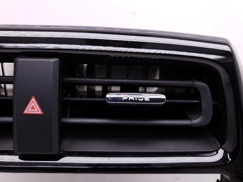 Toyota Prius 2016 montaje de bisel de radio de dos salpicaderos Foto 4 de 4