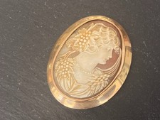 Gro&szlig;e Brosche Muschelkamee Kamee Portrait Dame Gelbgold 12,7 ct