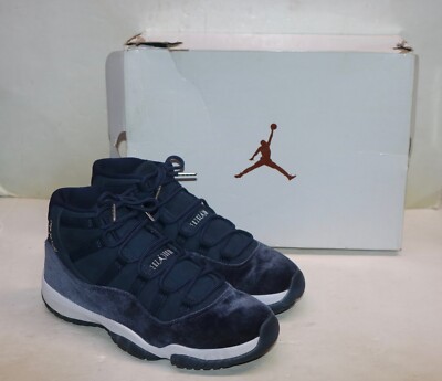 Air Jordan 11 Retro Midnight Navy Velvet Sneakers Size 10.5 US