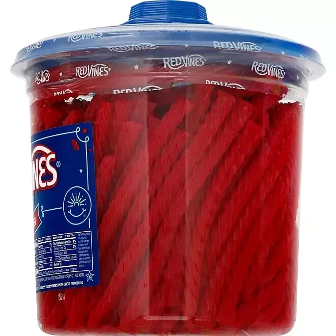 Tarro de caramelos a granel de regaliz rojo original Red Vines Twists de 5 libras. Foto 3 de 4