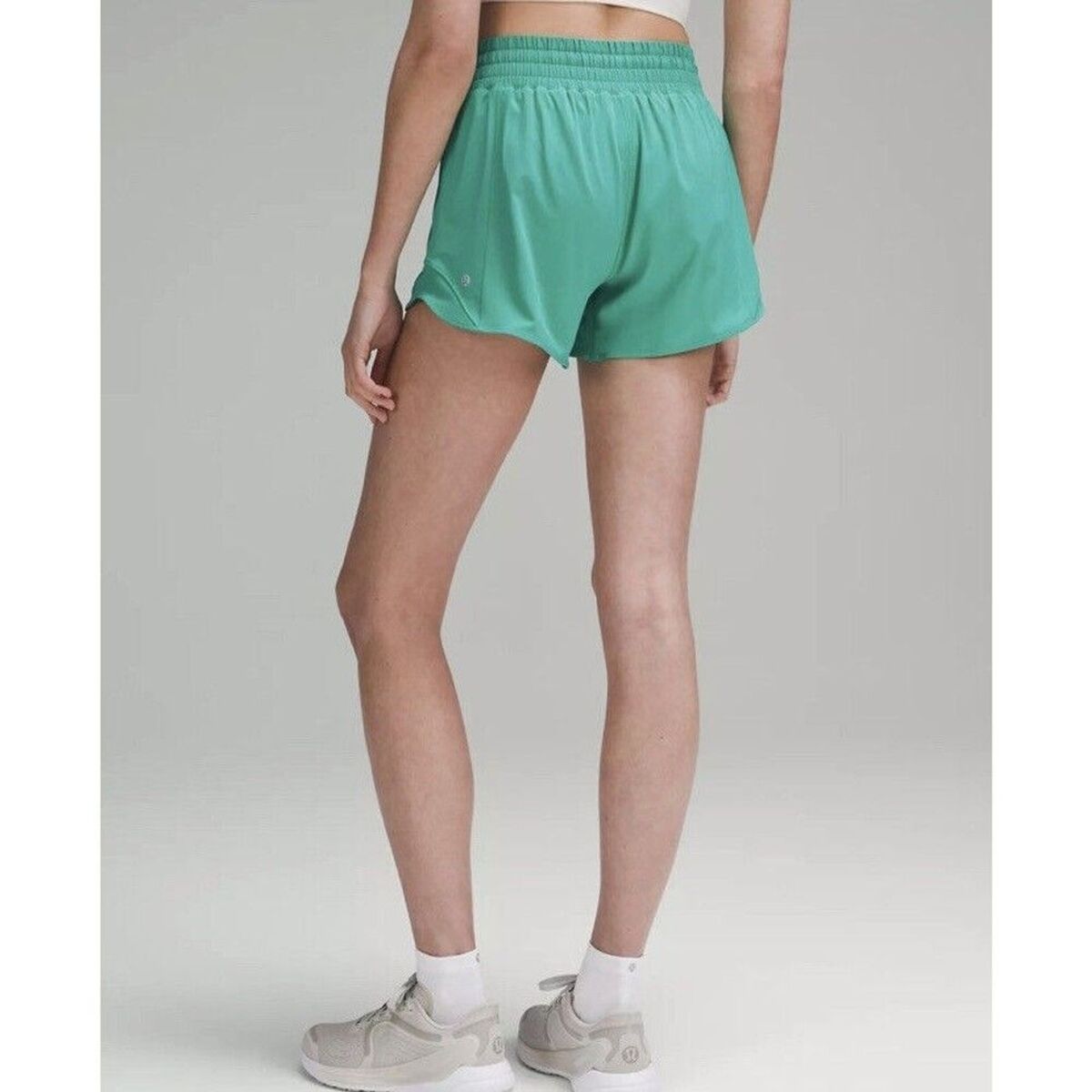 Lululemon Hotty Hot High Rise Lined Shorts Size 2 Kelly Green 4” Running Gym