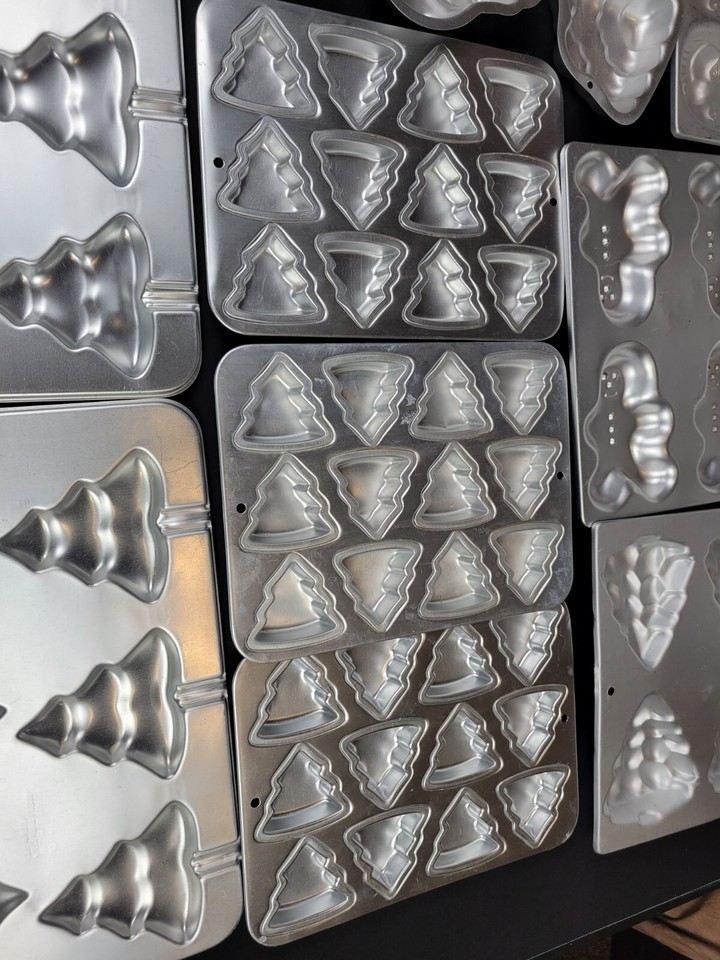 Vintage Wilton Santa Claus Face Christmas Tree Bell Stocking Cake Pan