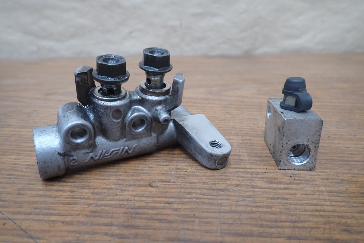2005 HONDA ST1300A NISSIN BRAKE LINE SPLITTER | eBay