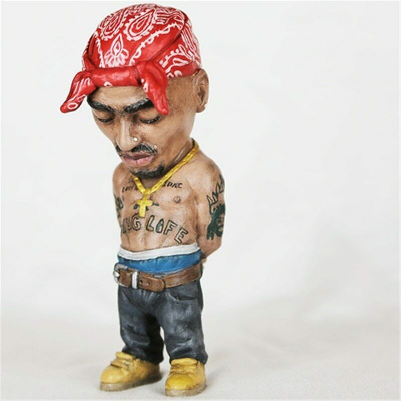 Tupac Shakur Statue