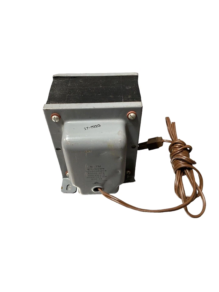 TRIAD N-7MG Stepdown Autoformer Transformer Input 230 VAC - Output 115 VAC 600VA - Image 2 of 4