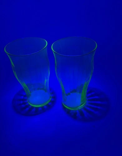 2 Vintage Uranium Glass Green Tumblers Depression Glass Glows Under UV💚panels