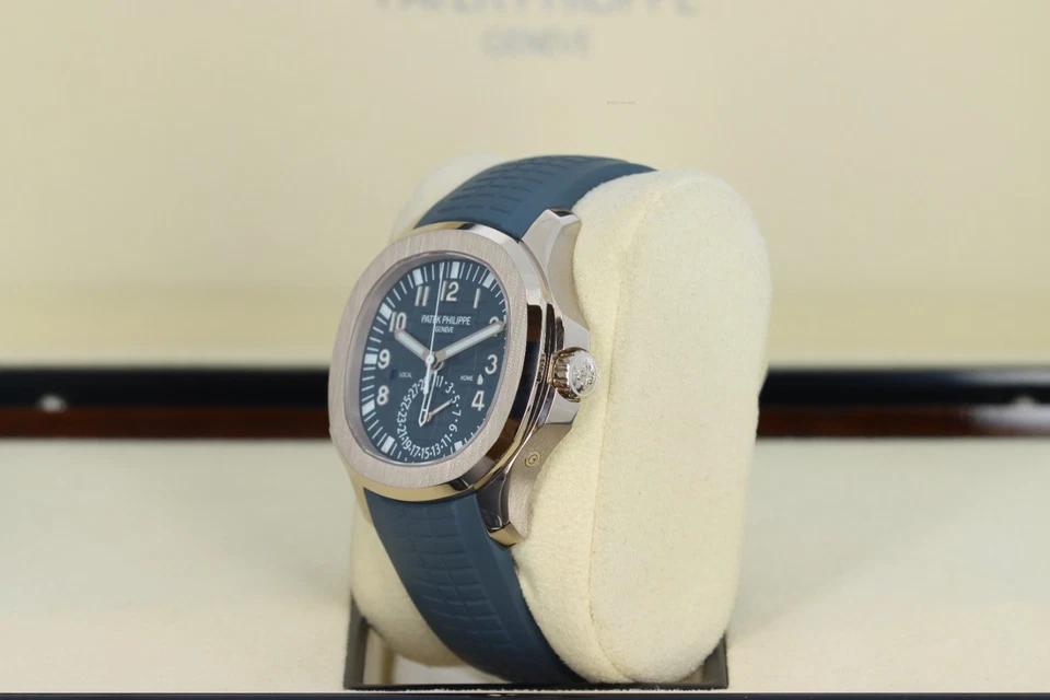Patek Philippe Aquanaut Travel Time 5164G-001, Blue/Grey Dial - 18kt White Gold - Image 4 of 4
