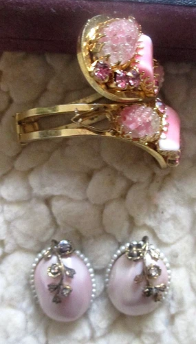 Vintage lot 2 pieces Unsigned Costume Jewelry Clamper Bracelet & Earrings AS IS
