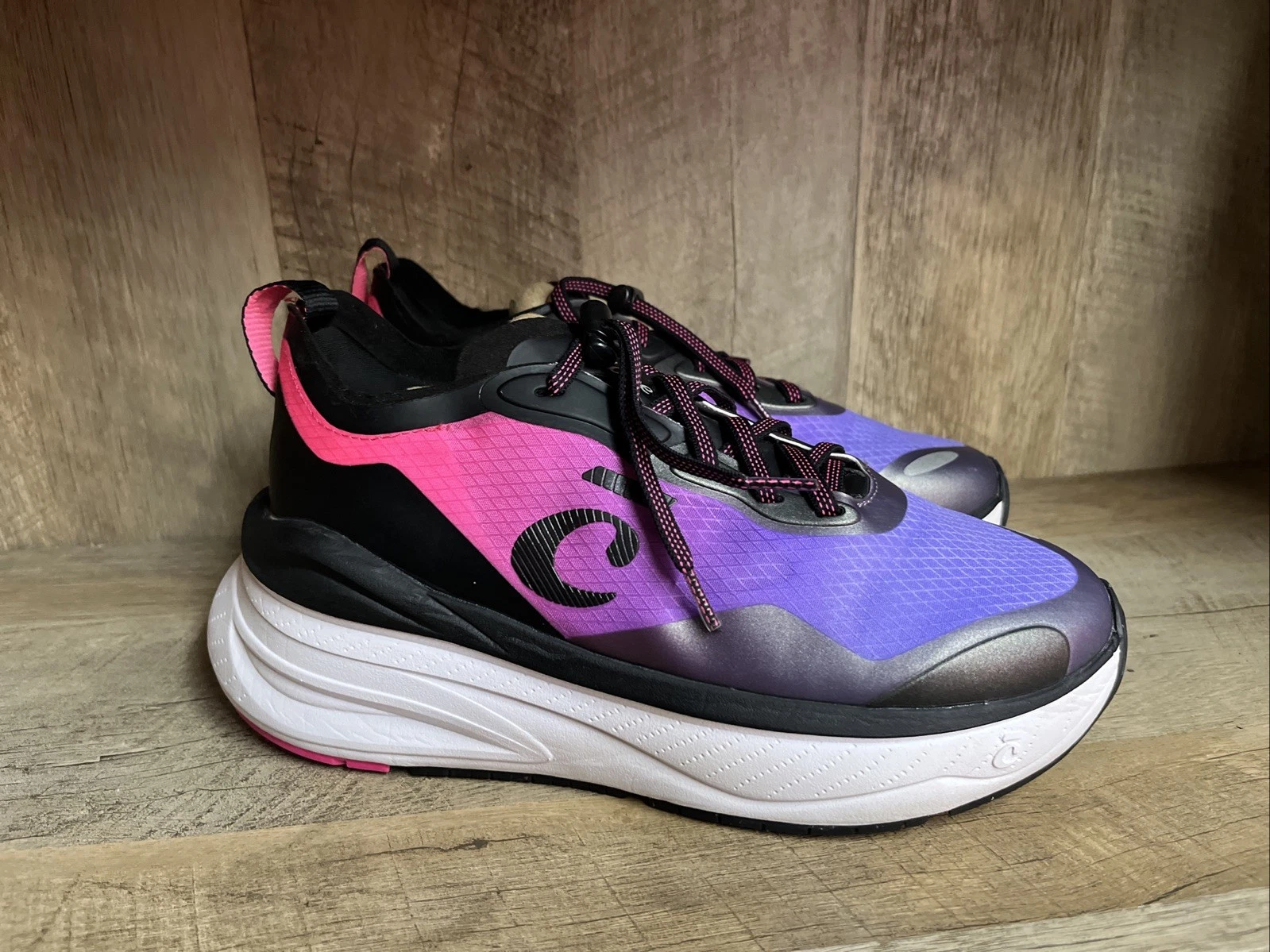 Size 7W Clove Athletic Sneakers Lightweight Purple Pink,Black & White