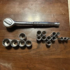 GM Performance Parts 3/8 Ratchet With Mixed Sockets SAE And Metric 82631