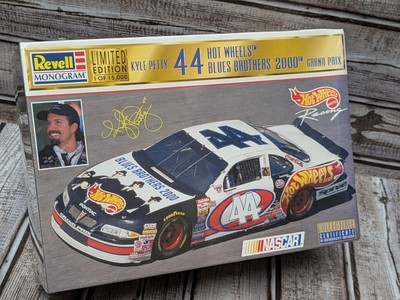 Revell Monogram Kyle Petty #44 Hot Wheels Blue Brothers NASCAR Racing Model Kit