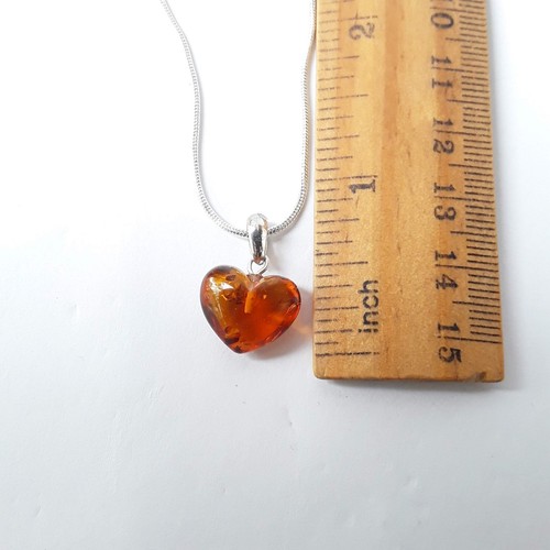 Baltic amber HEART pendant necklace, gemstone pendant on a silver color chain - Picture 9 of 13