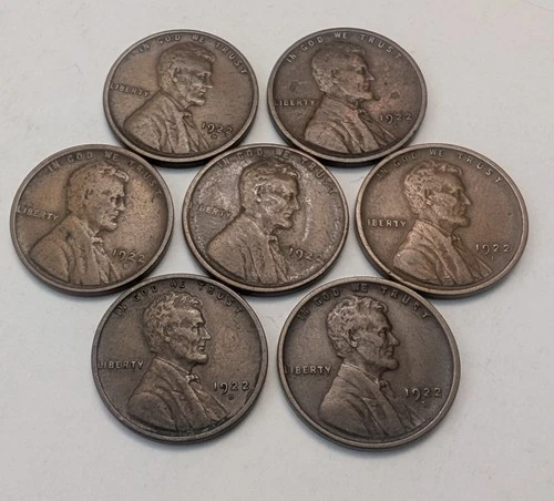 1922 D Lincoln Cent (7 coins) Fine to  Extra Fine Condition F to XF