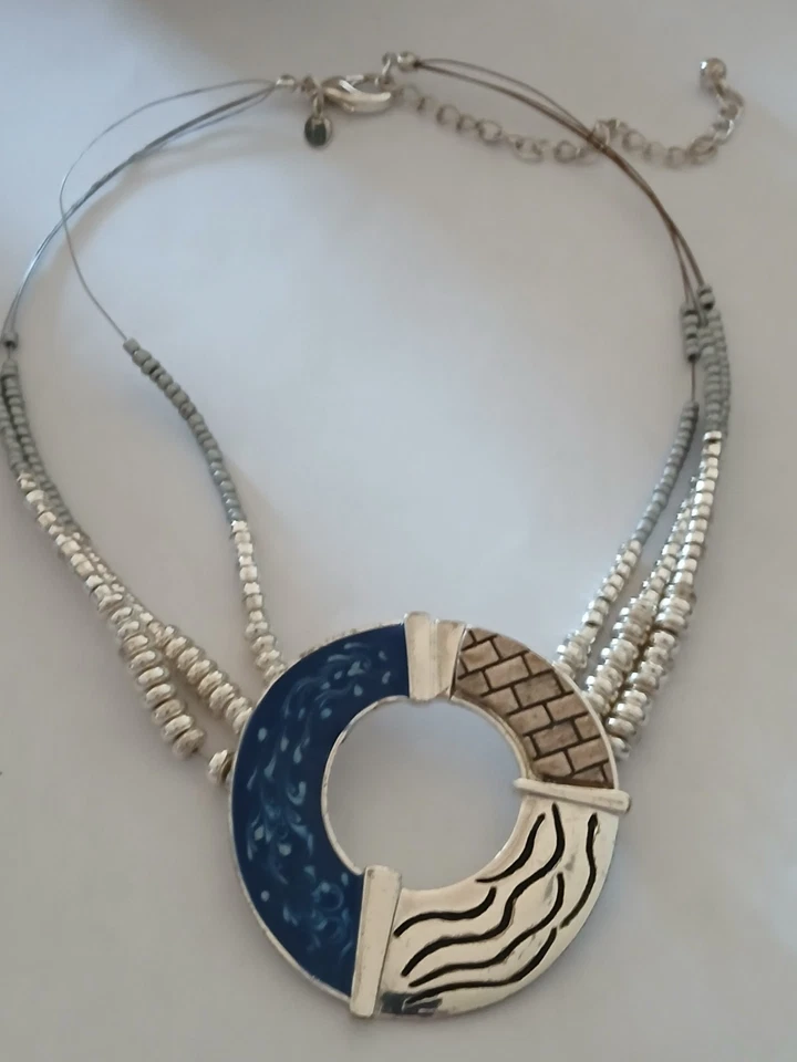 Collar Chico's Colgante Redondo Esmalte Azul Modernista Plateado Cuentas 19" Foto 2 de 4