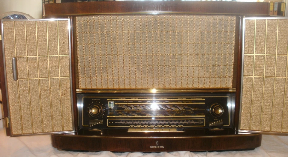 Siemens Schatulle M47 Röhrenradio Rarität sehr schön selten komplett restauriert - Bild 1 von 4