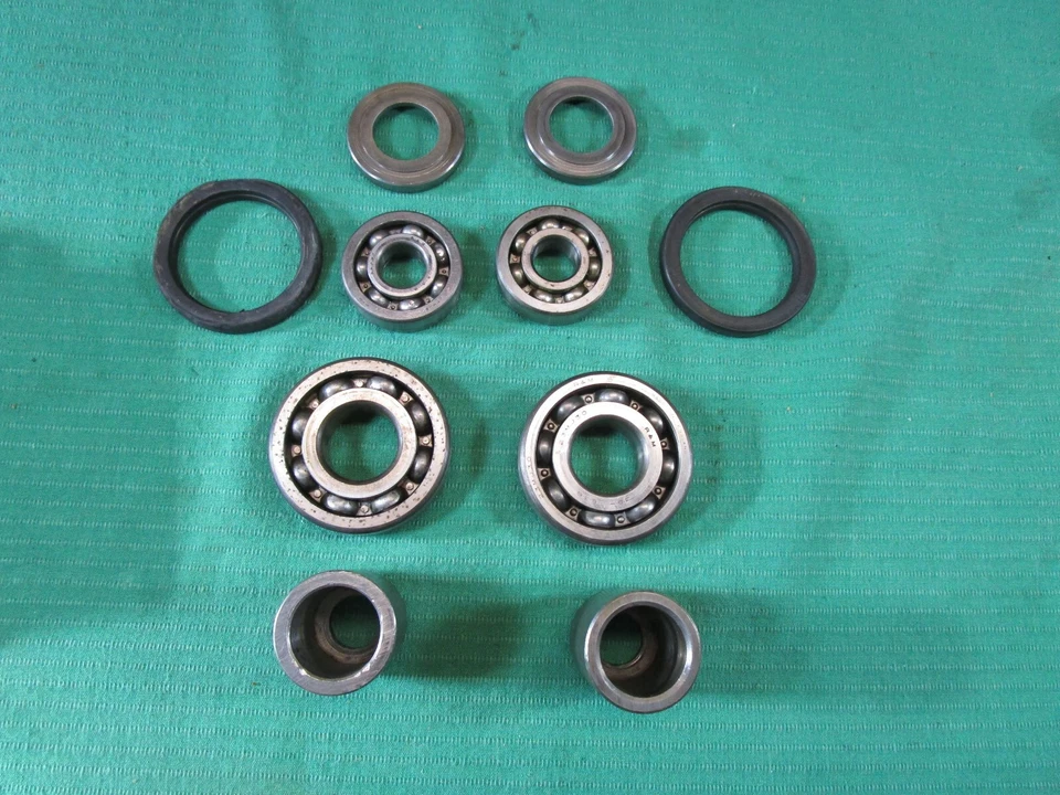 MG MGA- R&L WIRE WHEEL FRONT BEARING SET w/ SPACERS- Excellent, Original - Image 2 of 3