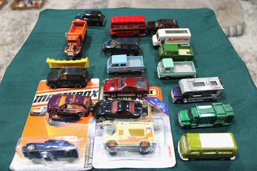 18 CARS TRUCKS MATCHBOX LESNEY 1/64  TOY CAR LOT #11 VW'S TRUCKS THAILAND MFG