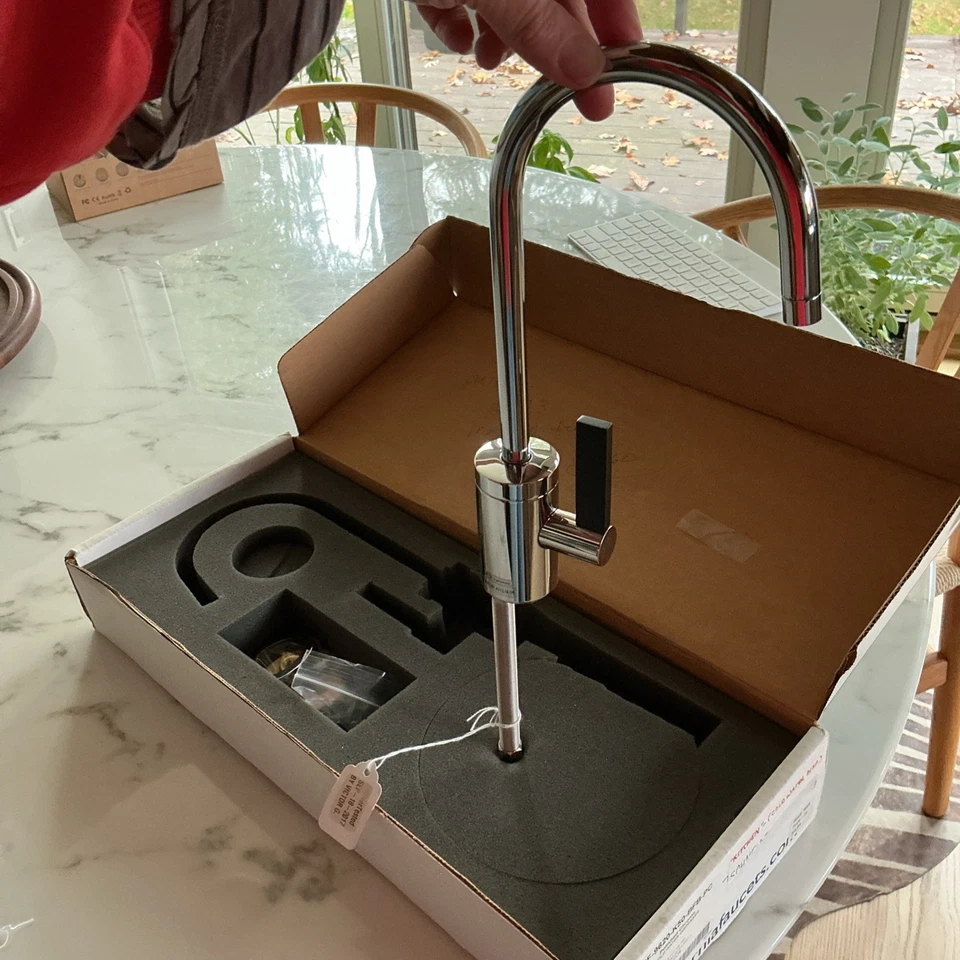 California Faucets 9620-K50-BFB-PC Corsano montado en cubierta dispensador de agua fría Foto 3 de 4