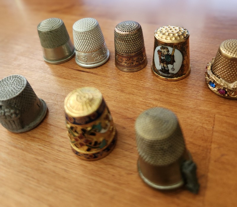 Nice Mix Of Metal Thimbles Pewter Longaberger Colored Crystals Pretty Aluminum +