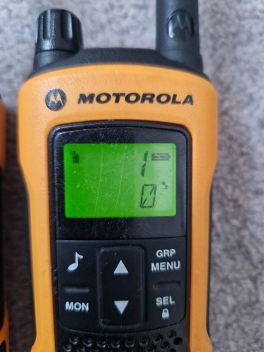 MOTOROLA TLKR T80 - EXTREME WALKIE-TALKIE x2 WITH CHARGER DOCK - Zdjęcie 5 z 11