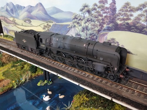 Bachmann 32-858 (OO) BR Standard 9F Class Lokomotive No '92189' verwittert. | Zustand: Used