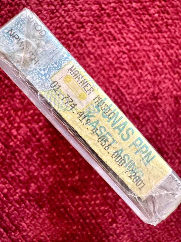 MADONNA GHV2 CASSETTE TAPE SEALED IMPORT WARNER MUSIC TAG PROMO  BOX GREATEST LP - Bild 3 von 4