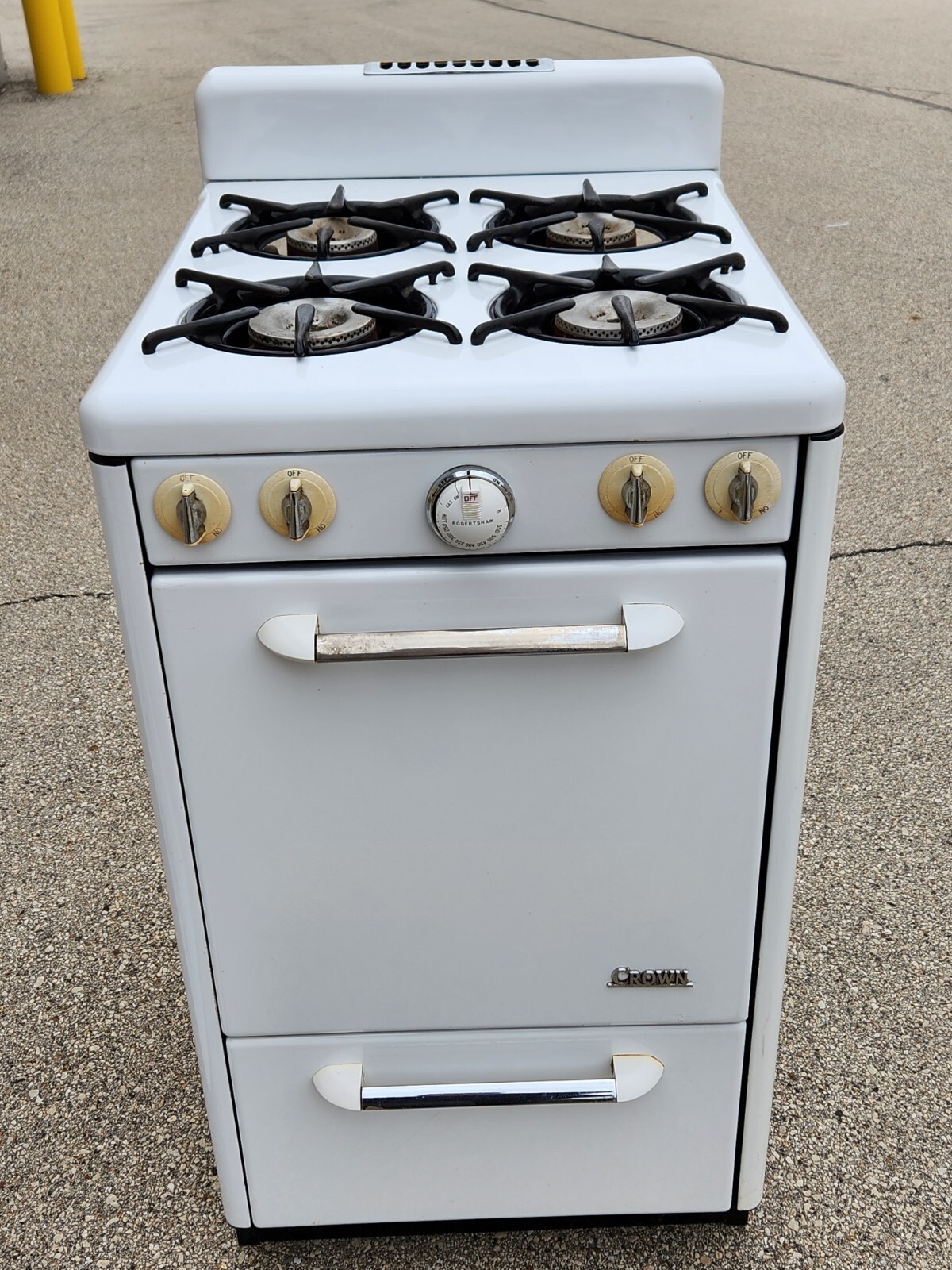 Vintage 20Inch Crown Stove White Enamel 4 burner gas stove with oven