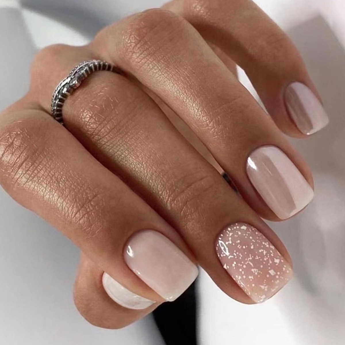 24 Künstliche Zehennägel French Nude Mit Schwarzem Rand – Set Inkl. Kleber & Feile