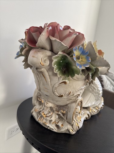 Capodimonte 25” Swans Large Sculpture Holiday Centerpiece With Flowers - Picture 3 of 12