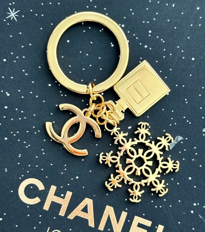 CHANEL Beauty 2024 VIP Gift Holiday Charm Key Chain Snowflake